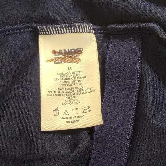 Lands' End Racer Back women's size 18 one piece swimsuit,  built-in bra - Picture 7 of 8